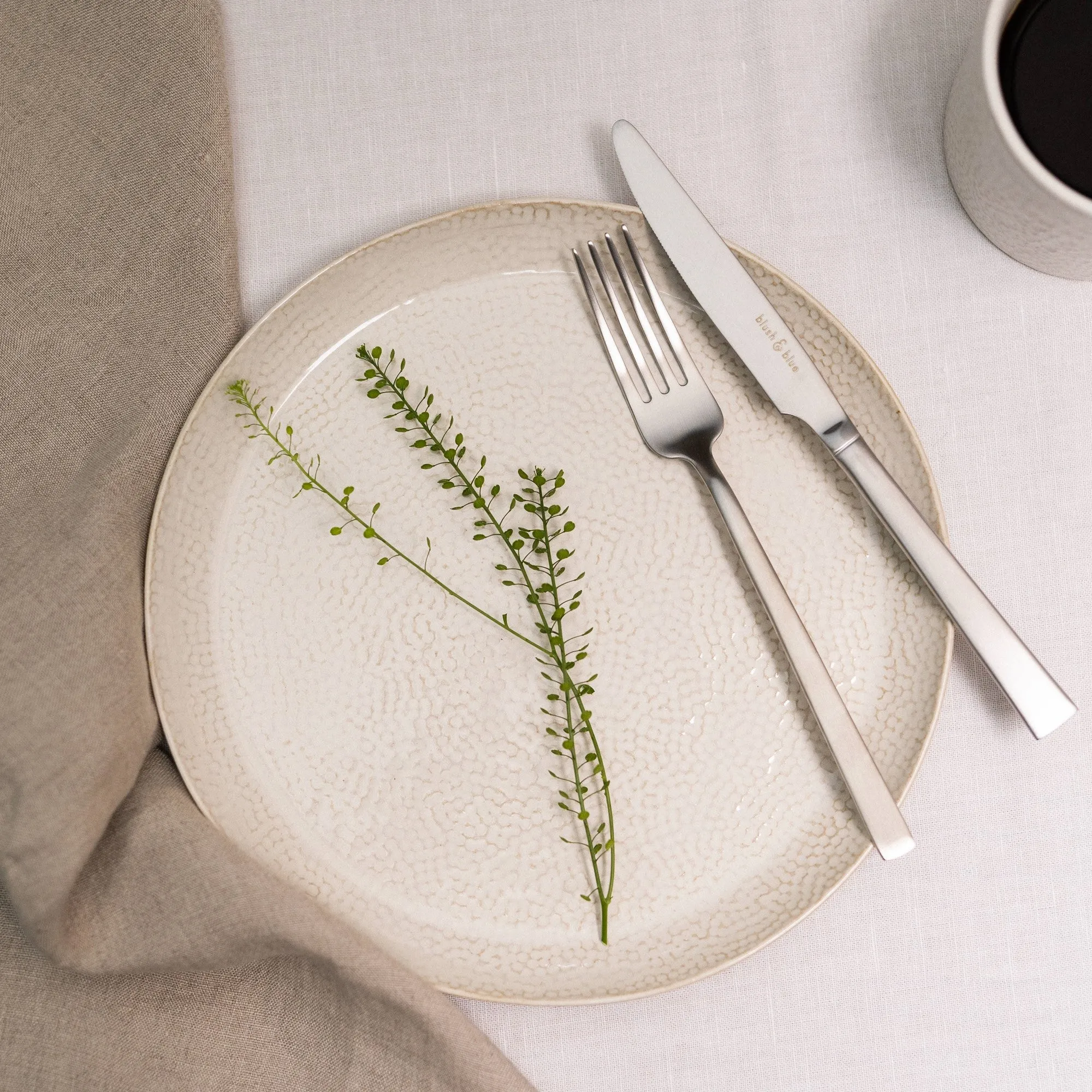 Abbey Serving platter, Dia33cm, Ivory