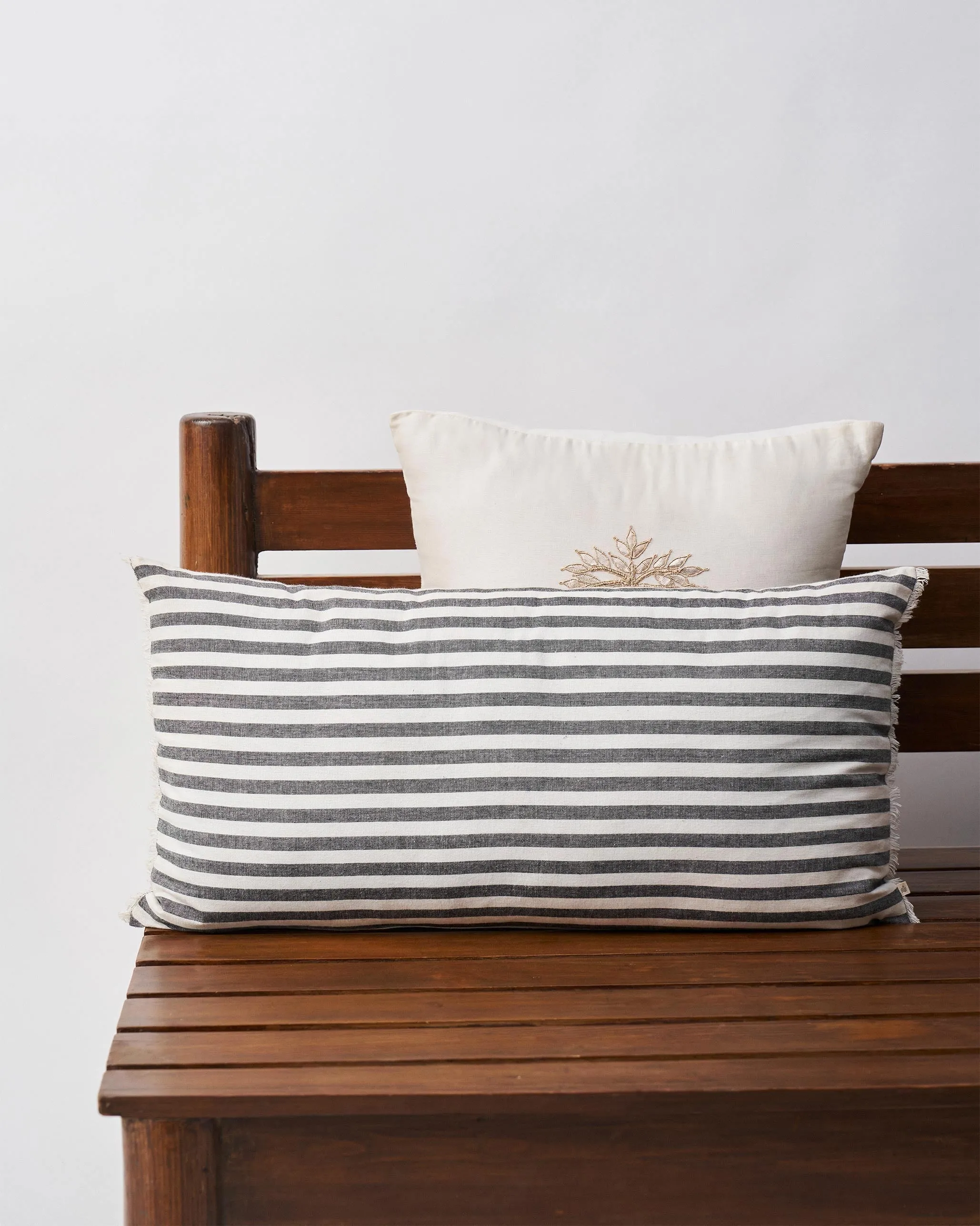 Black & White Pillow Cover accent chair, modern chair