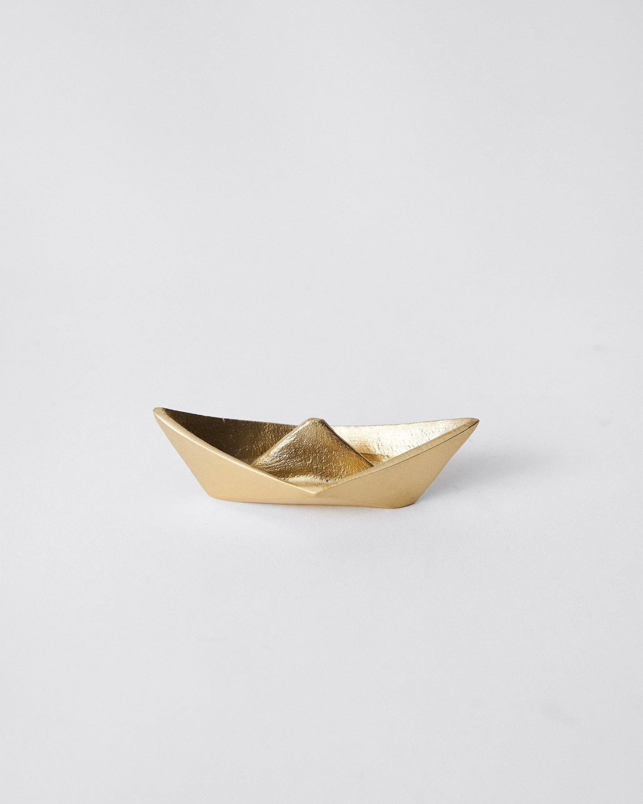Boat Origami dinnerware set, ceramic plates