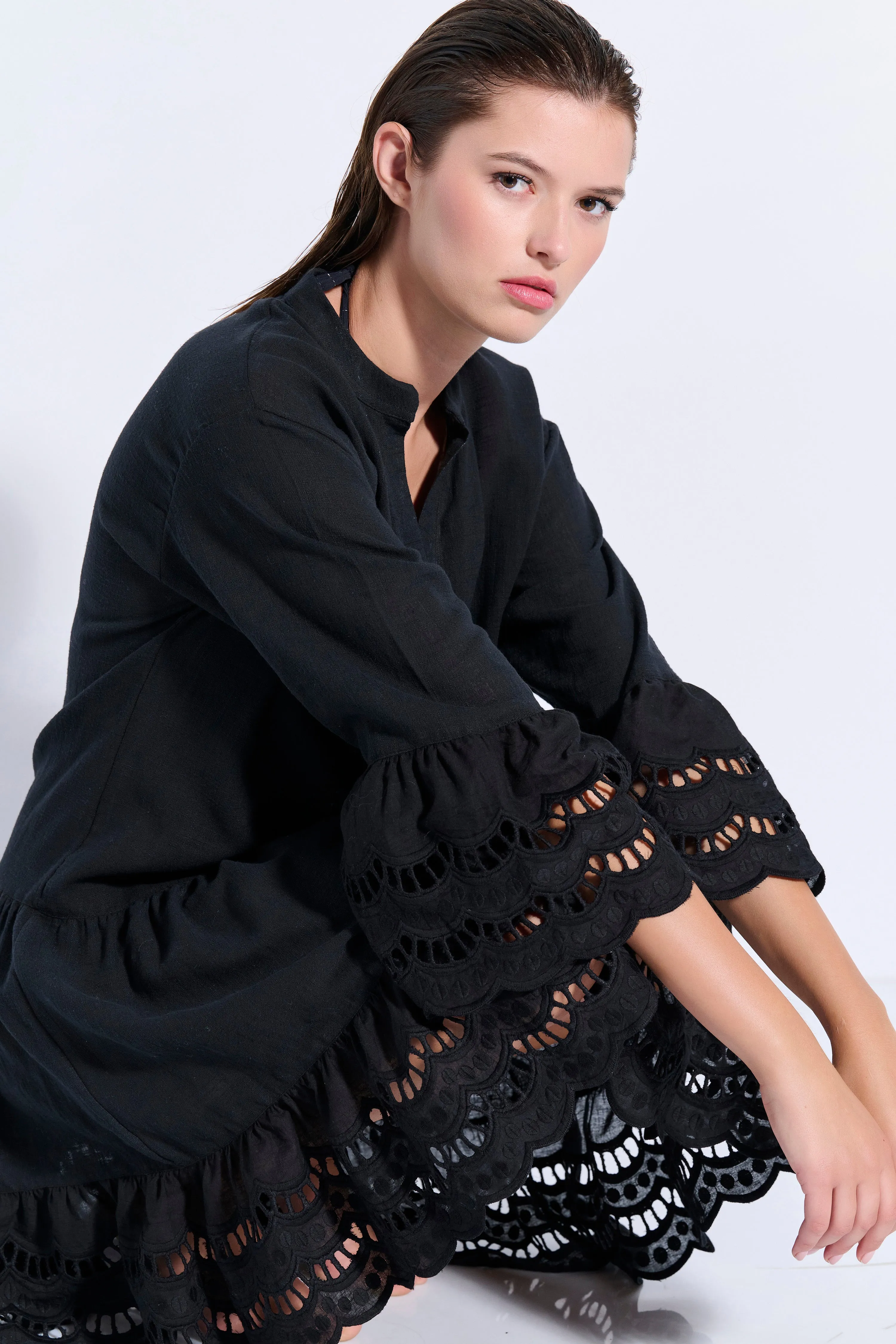 Broderie Dress with Ruffles (8090)
