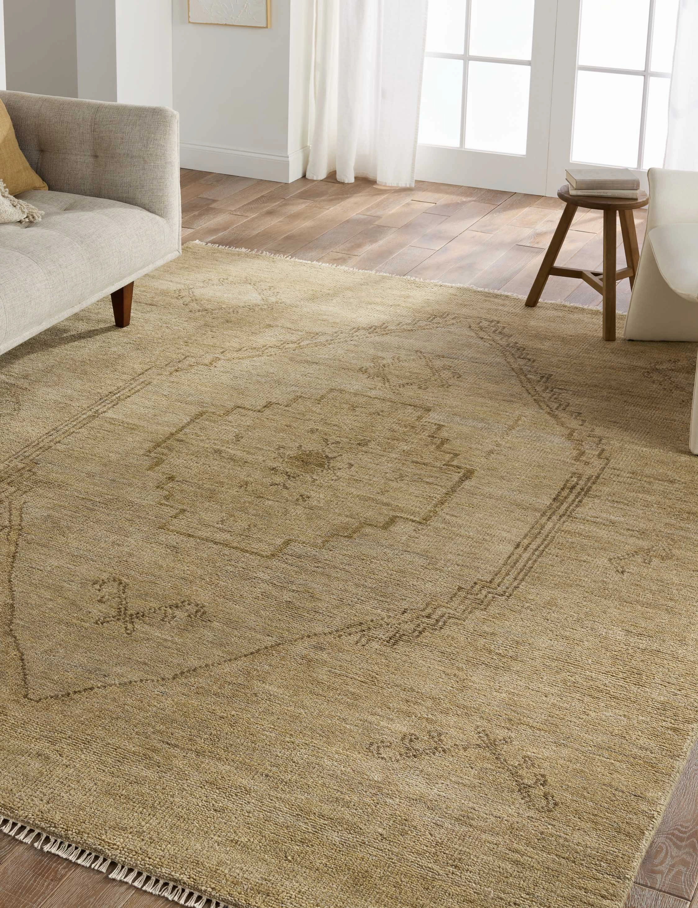 Camiola Hand-Knotted Wool Rug