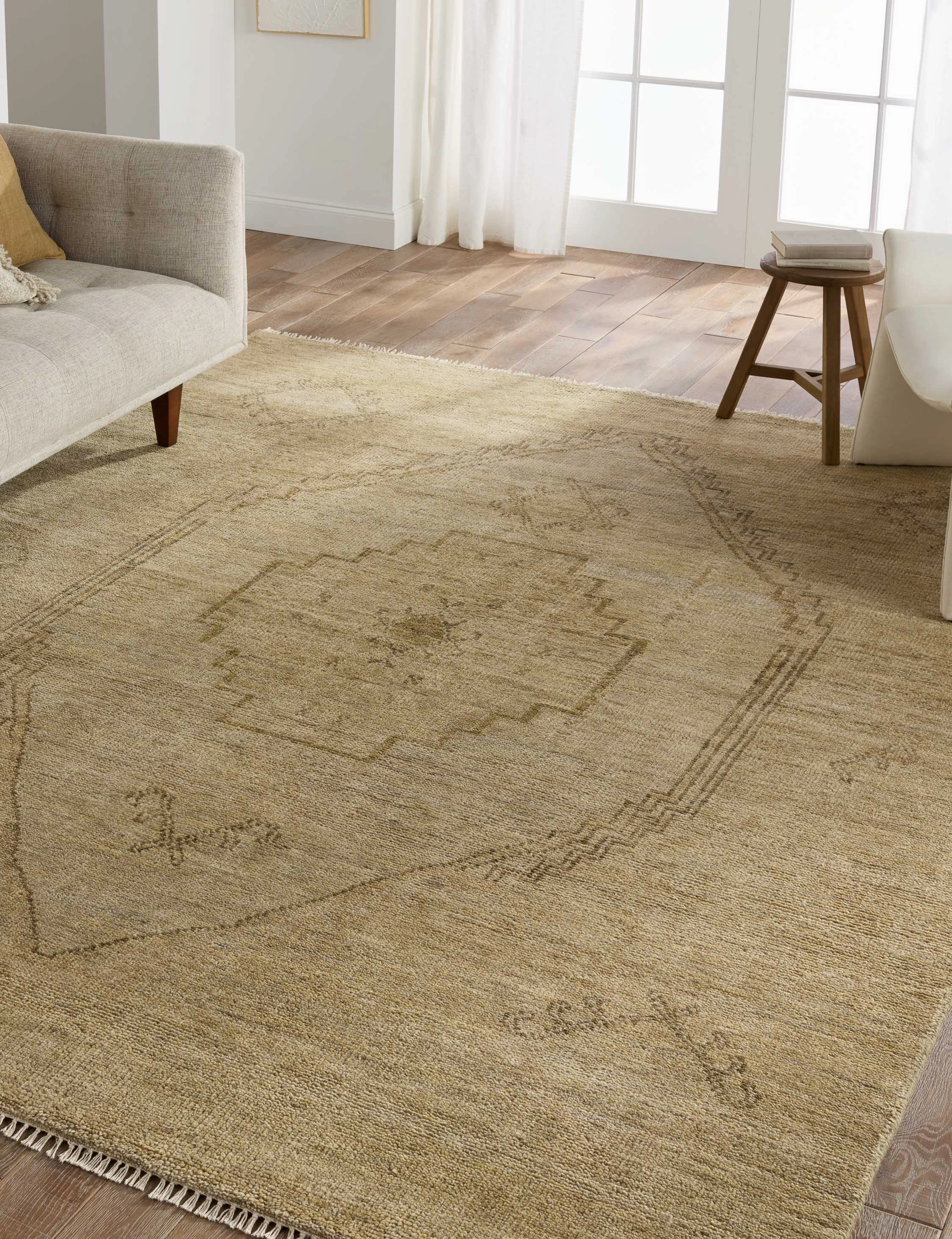 Camiola Hand-Knotted Wool Rug
