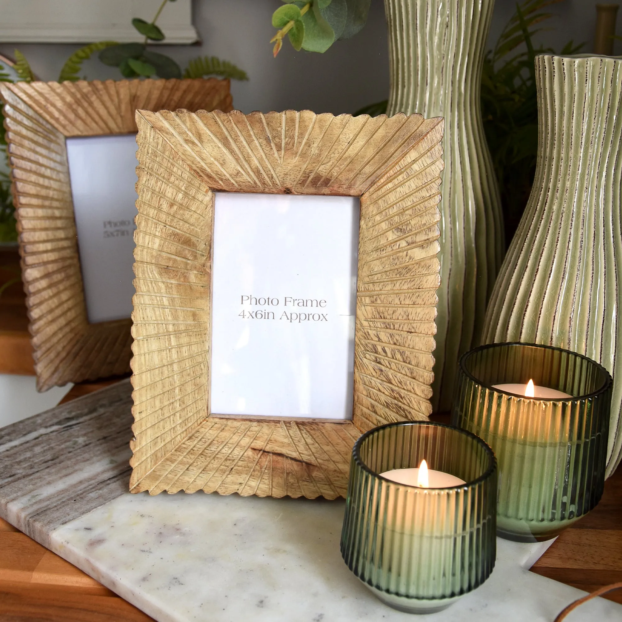 Charming 4x6" Mango Wood Photo Frame with Elegant Etched Lines