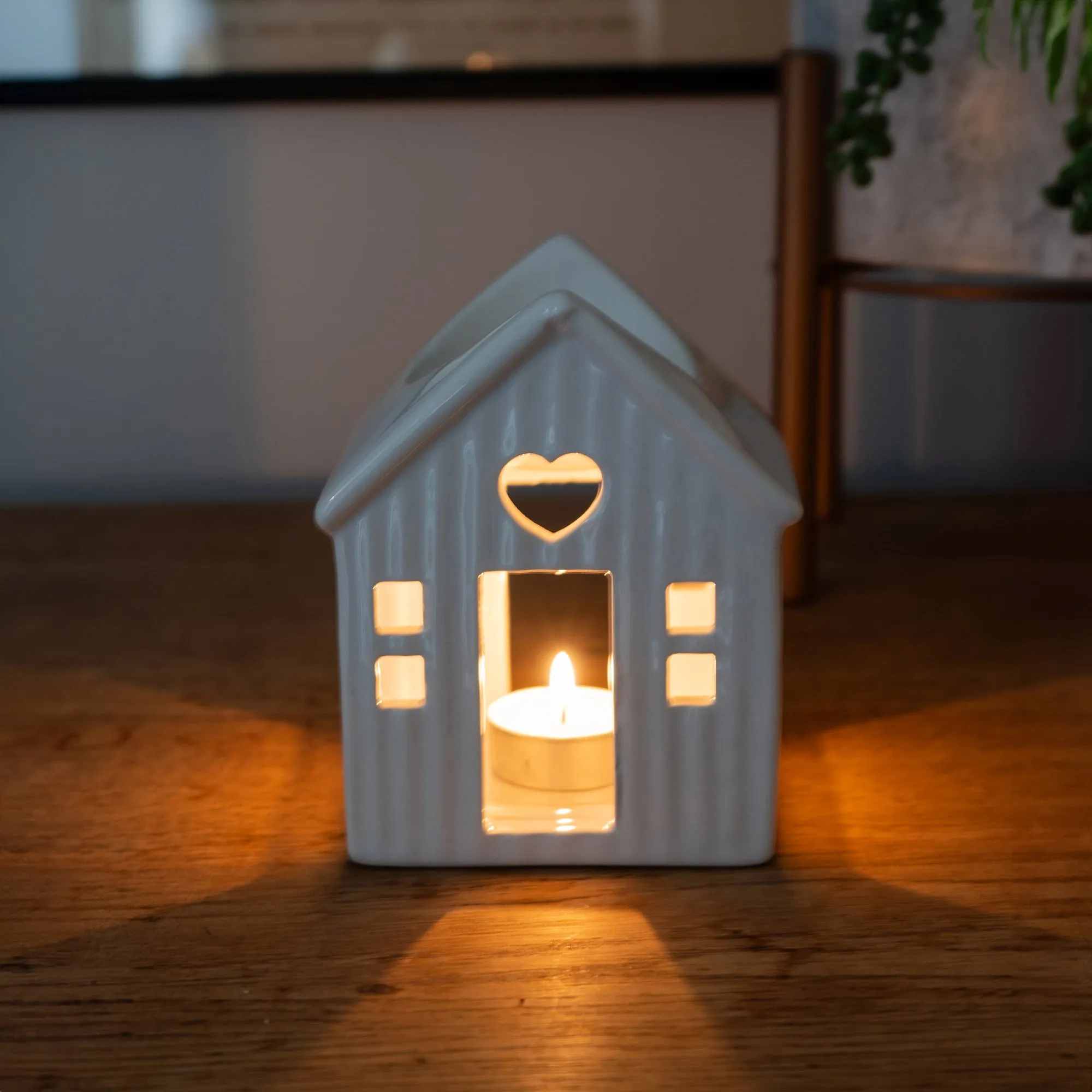 Chic White Ceramic House Wax Burner