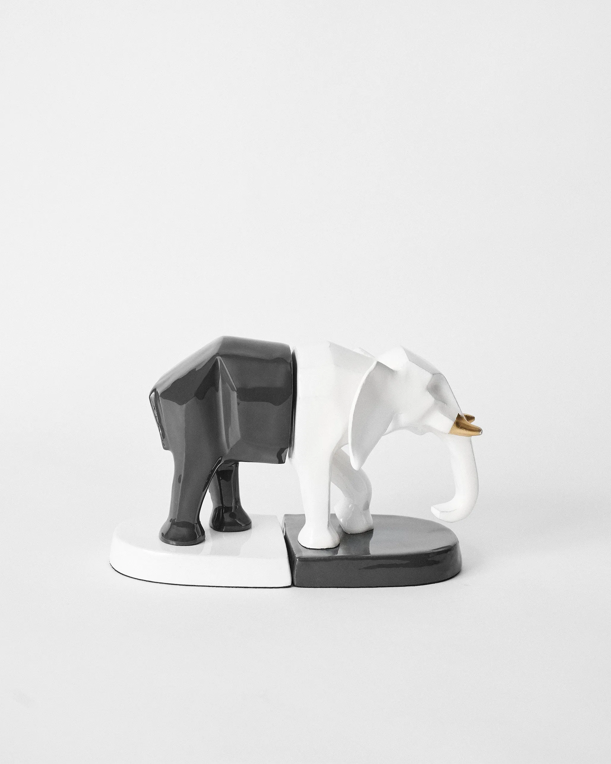 Ele Bookend dinnerware set, ceramic plates