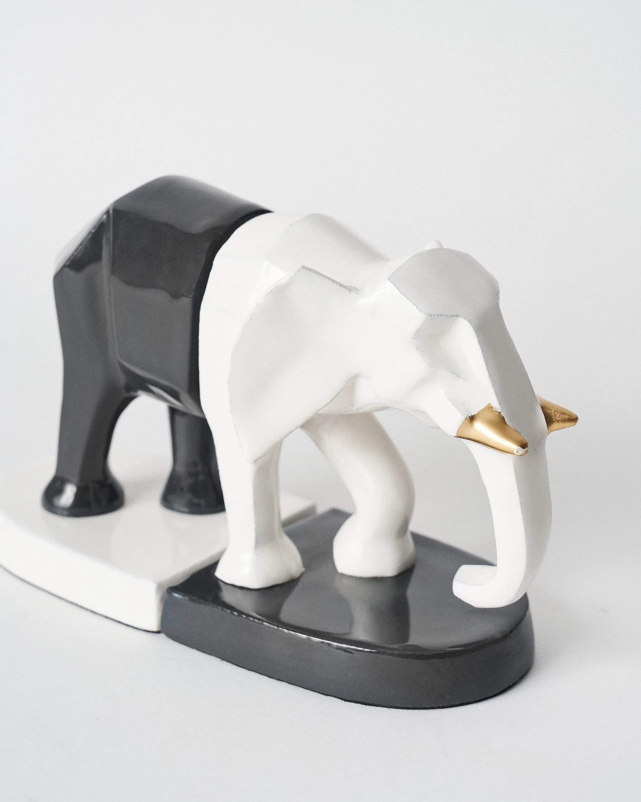 Ele Bookend
