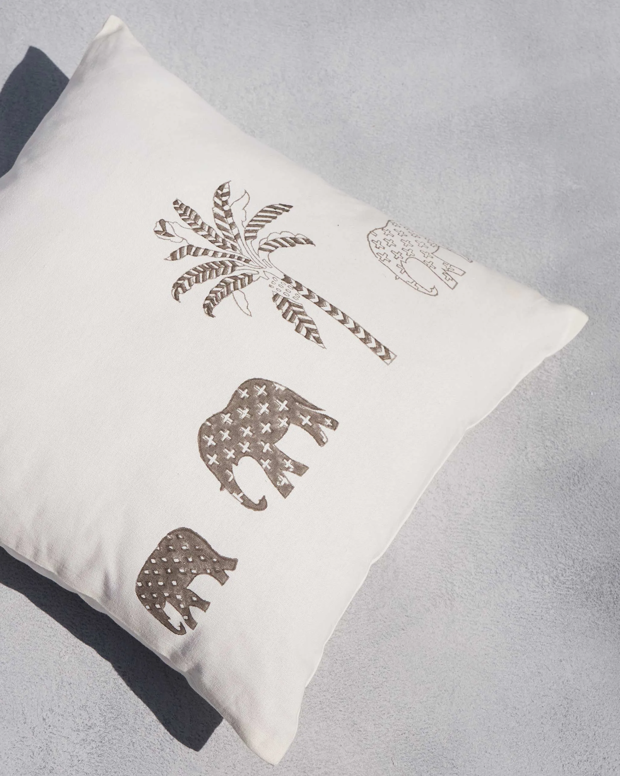 Ele PalmCushionCover
