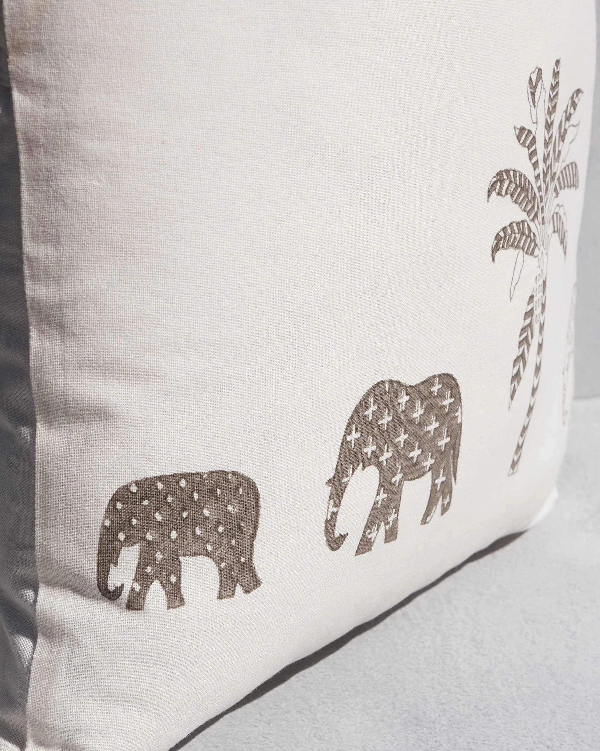 Ele PalmCushionCover