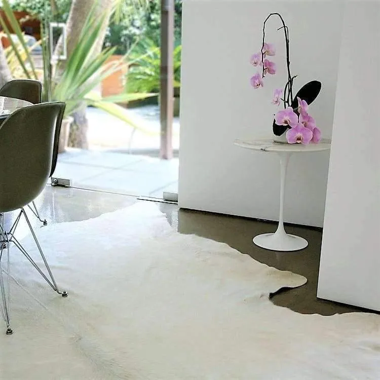 Elegant Cream White Cowhide Rug