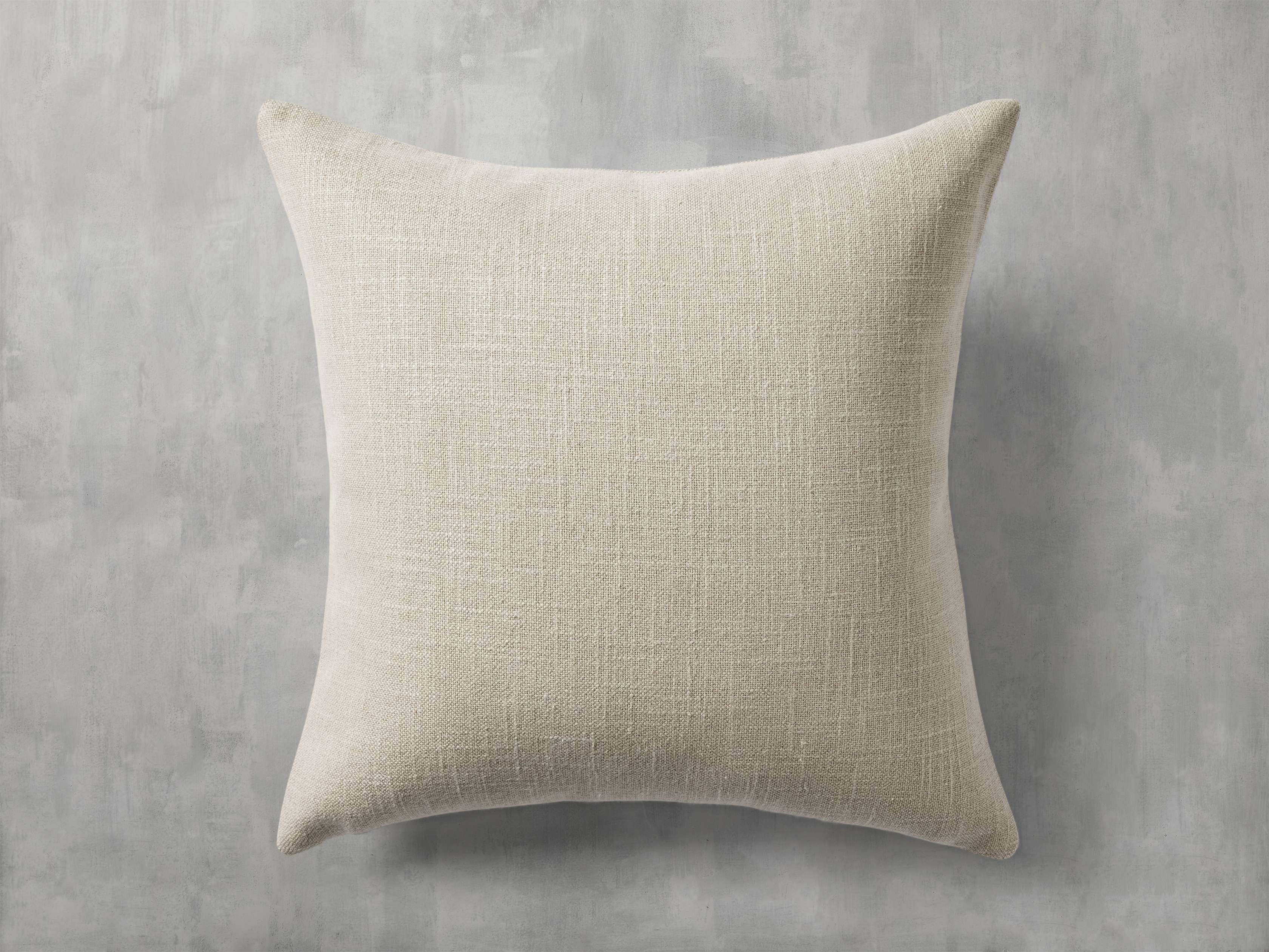 Izzy Pillow