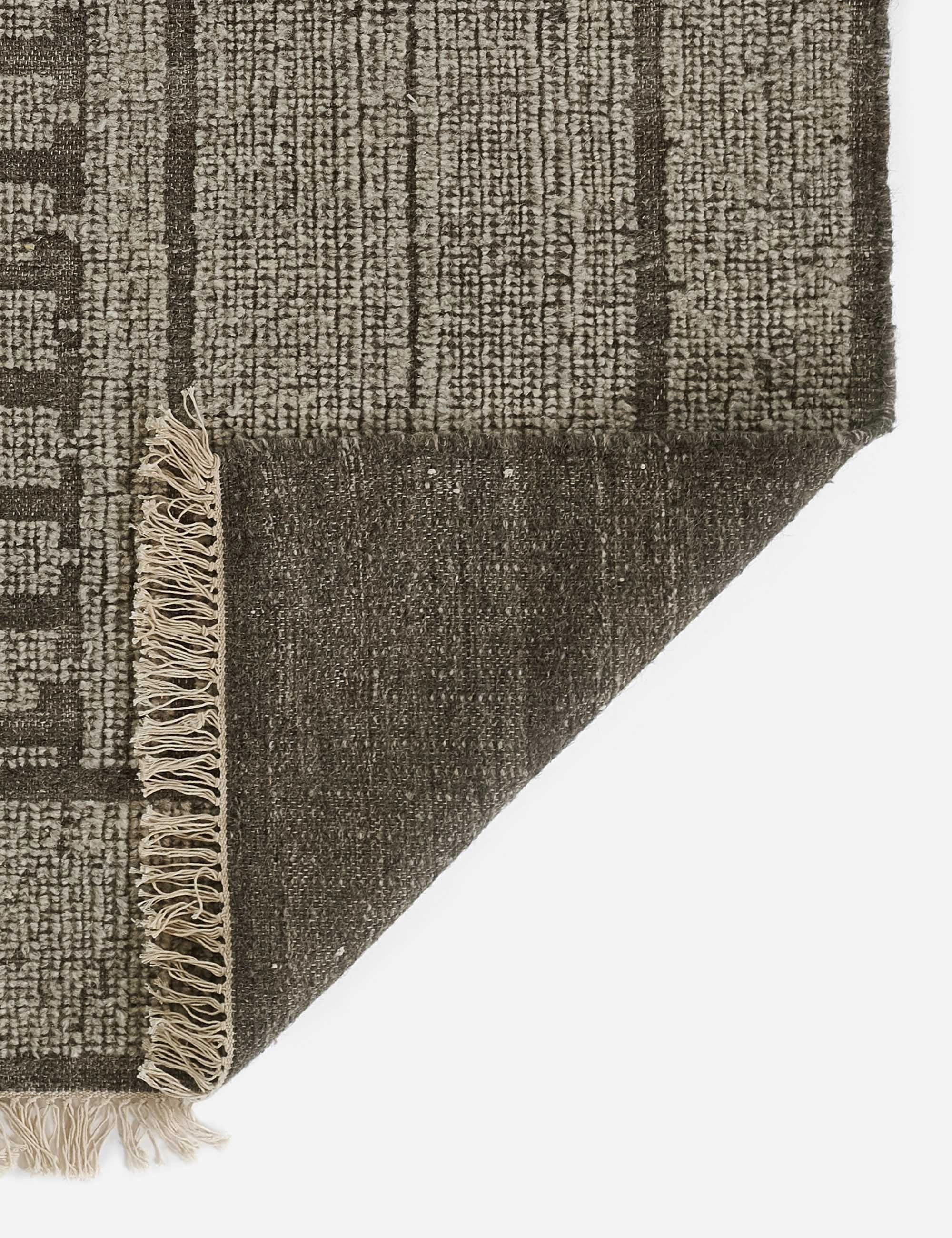 Journee Handwoven Wool Rug