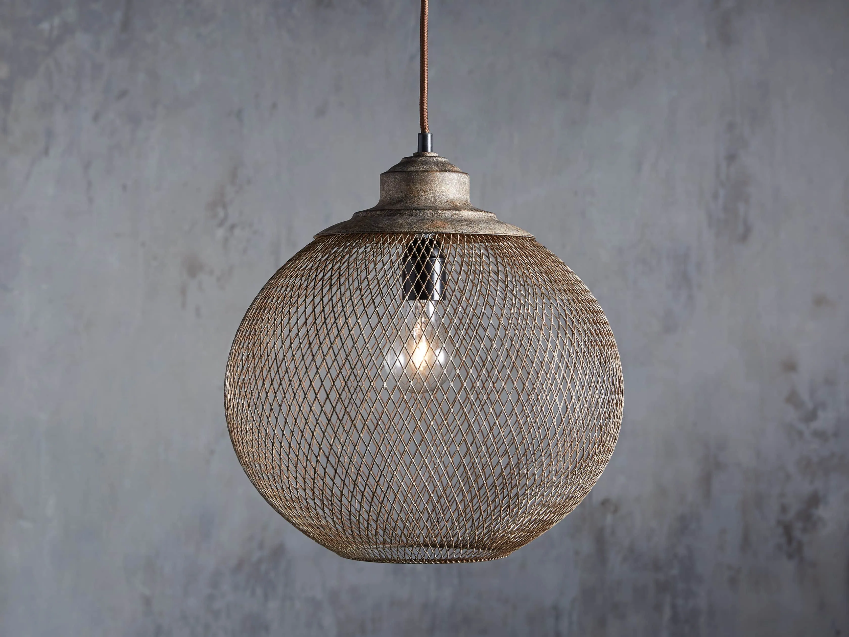 Lanister Medium Mesh Pendant
