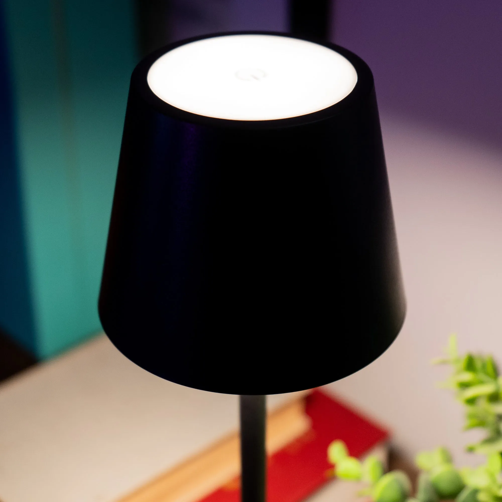 LED touch lamp, plastic lamp black