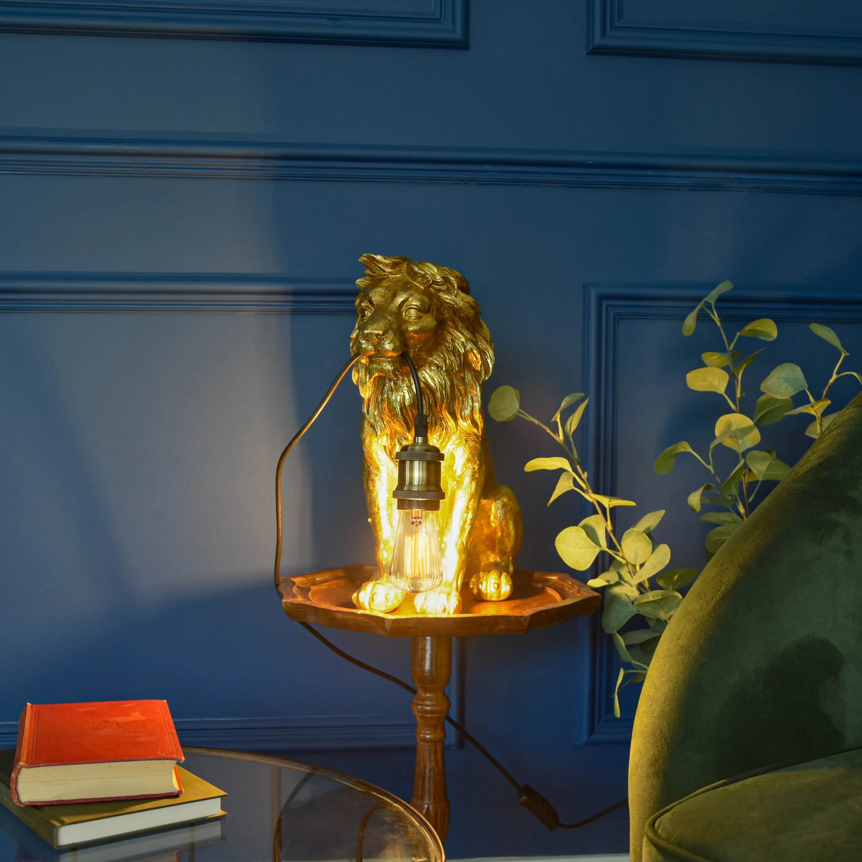 Majestic Antique Gold Lion Table Lamp