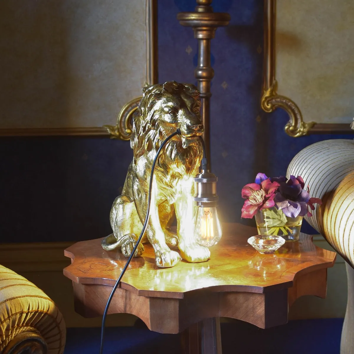 Majestic Antique Gold Lion Table Lamp