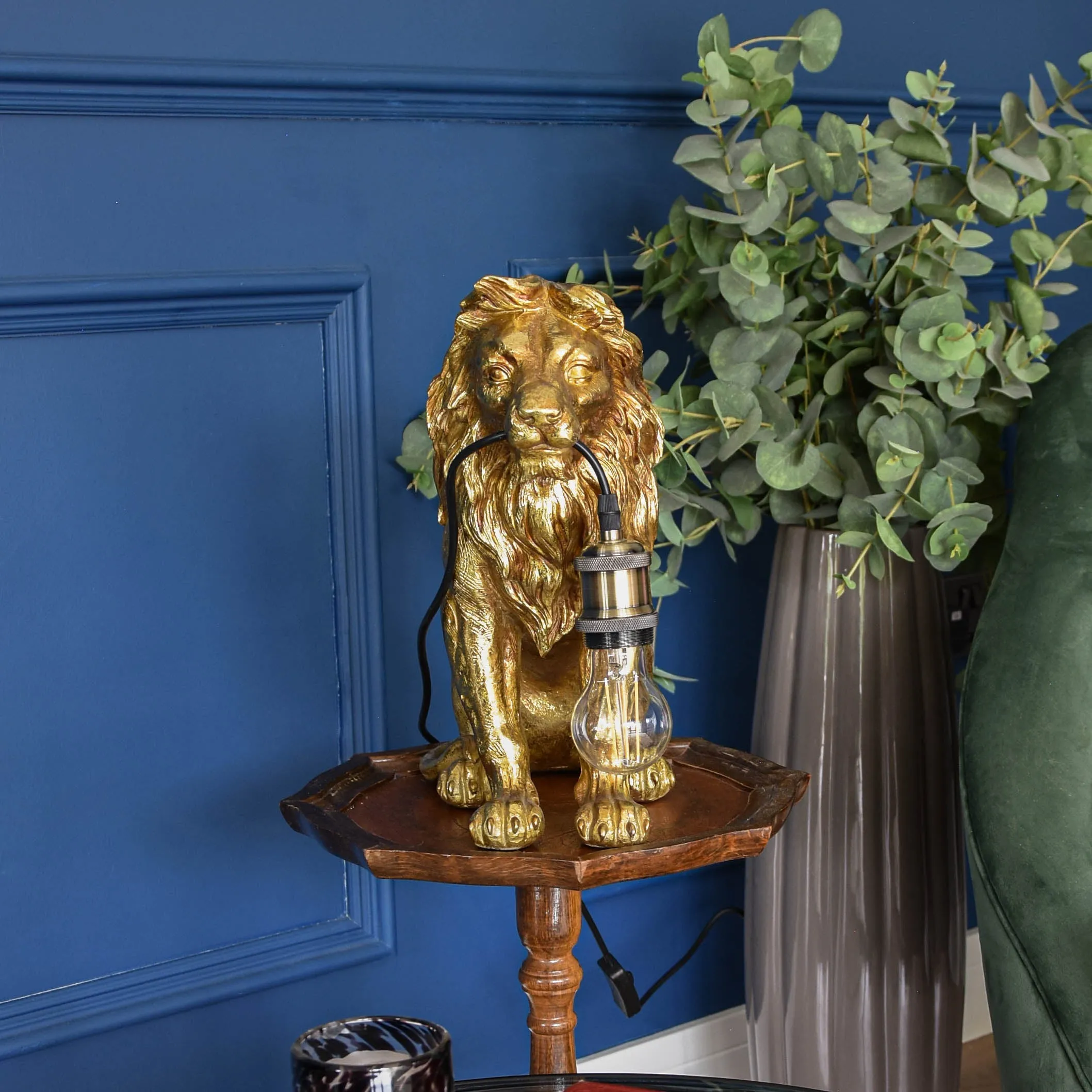 Majestic Antique Gold Lion Table Lamp