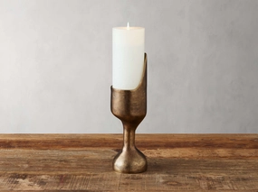 Myles Pillar Holder