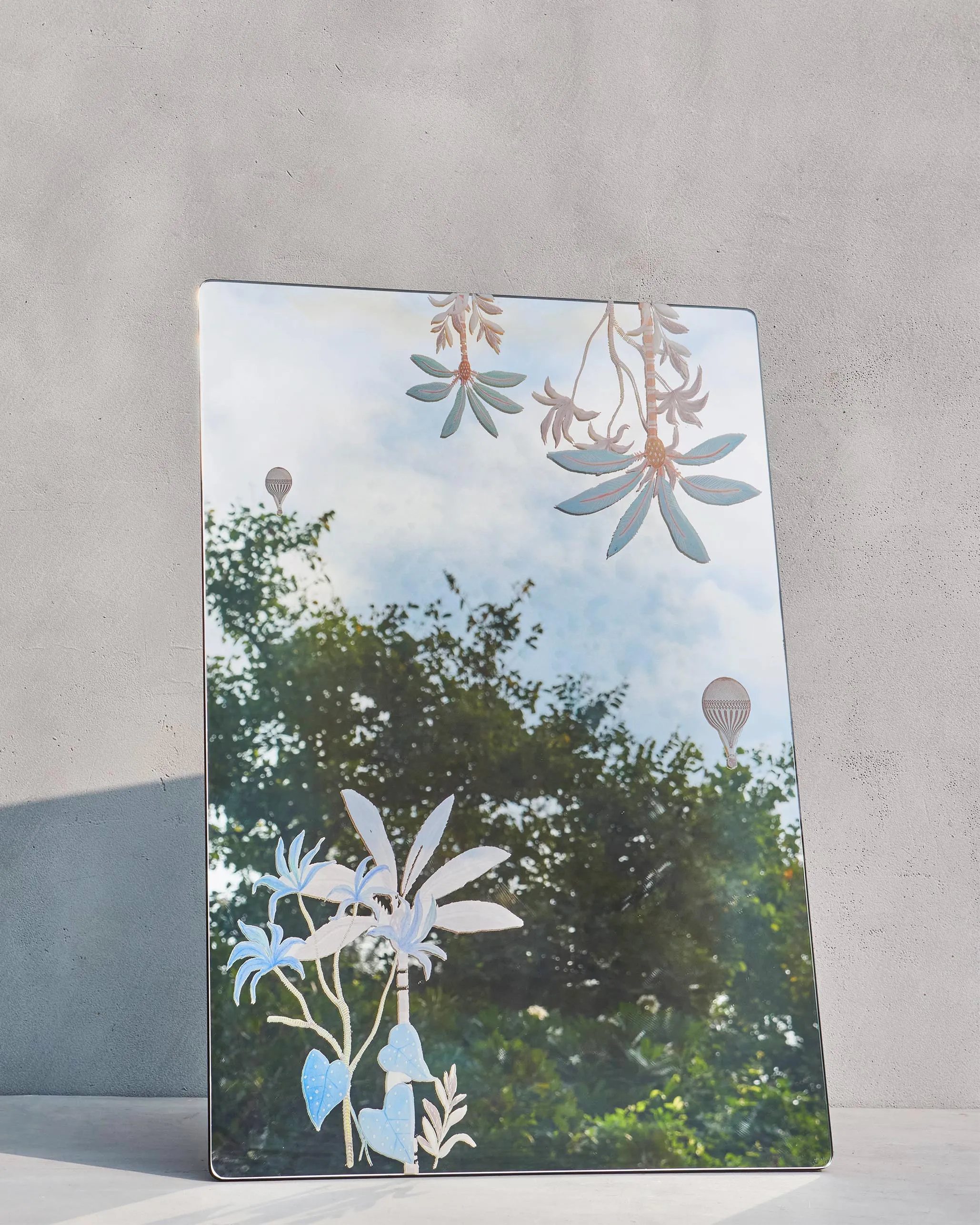 Palm Mirror dinnerware set, ceramic plates