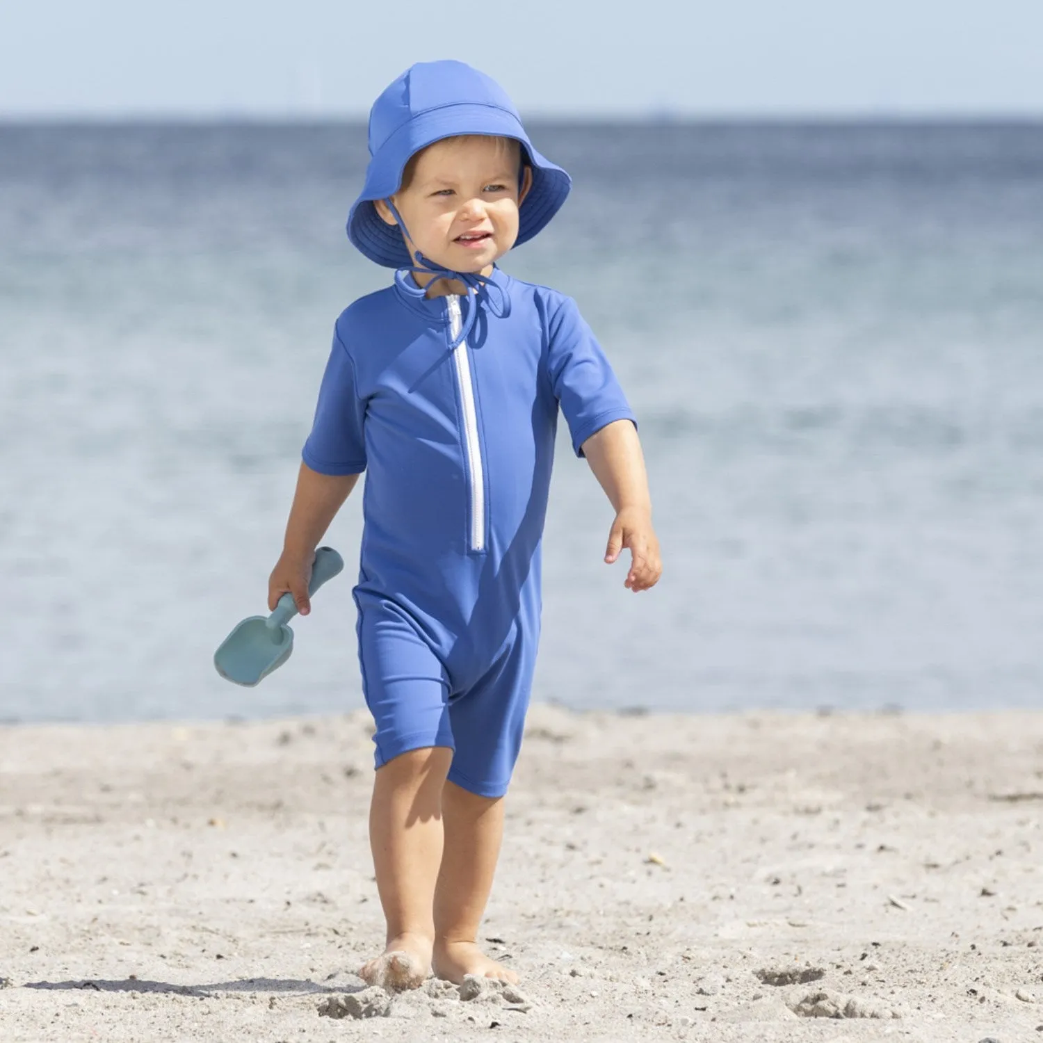 Petit Crabe Sapphire Frey Sun hat