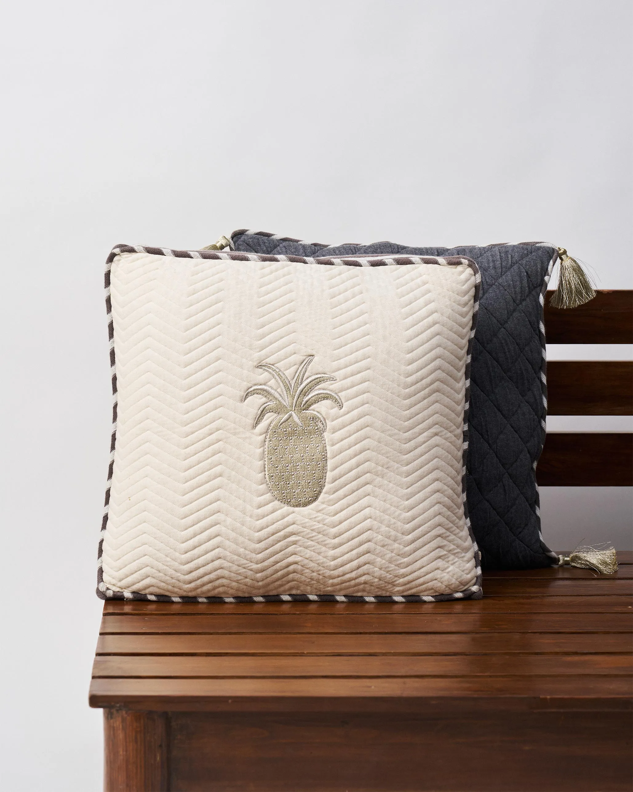 Quilted Ananas Cushion Cover accent chair, modern chair