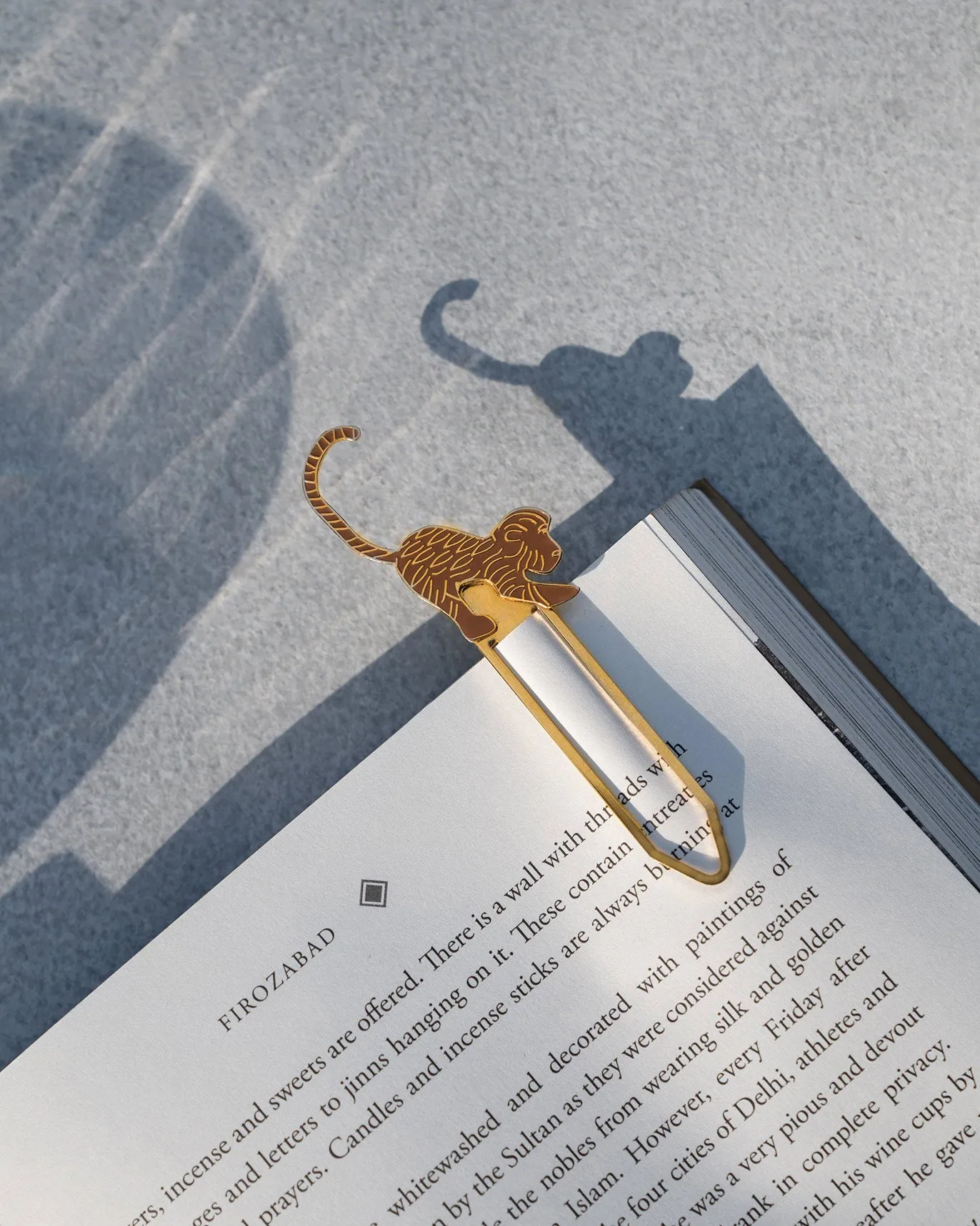 Safari Monkey Bookmark dinnerware set, ceramic plates