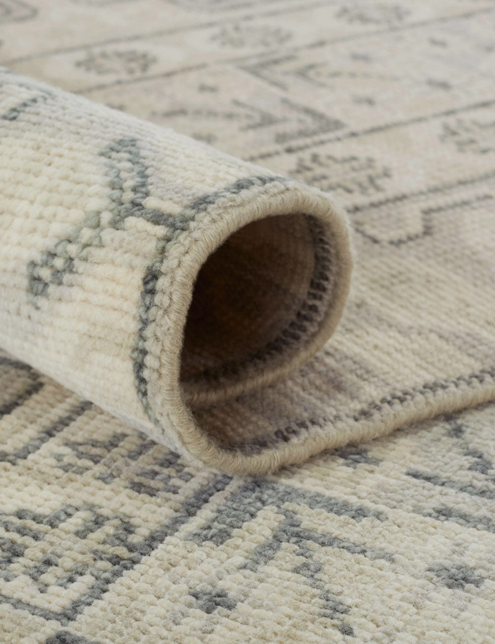 Sharyn Hand-Knotted Wool Rug