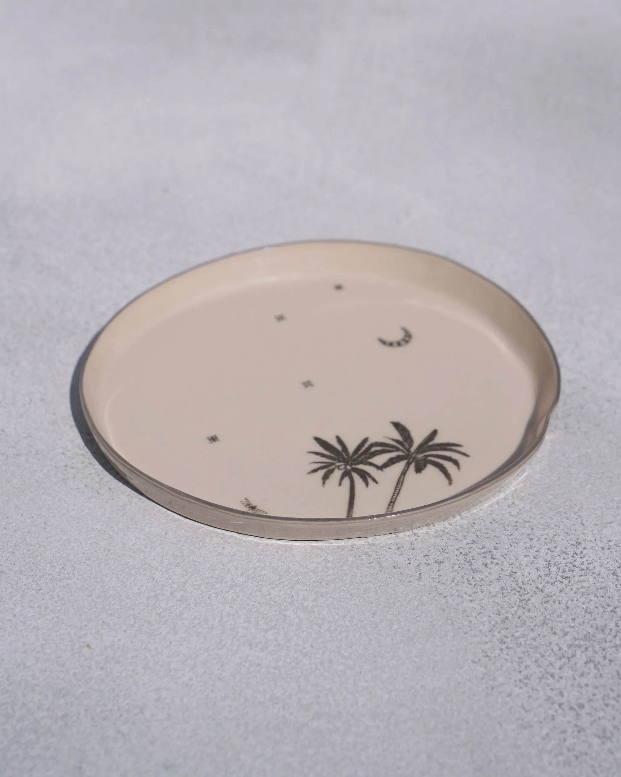 Swaying Palm Desert Plate
