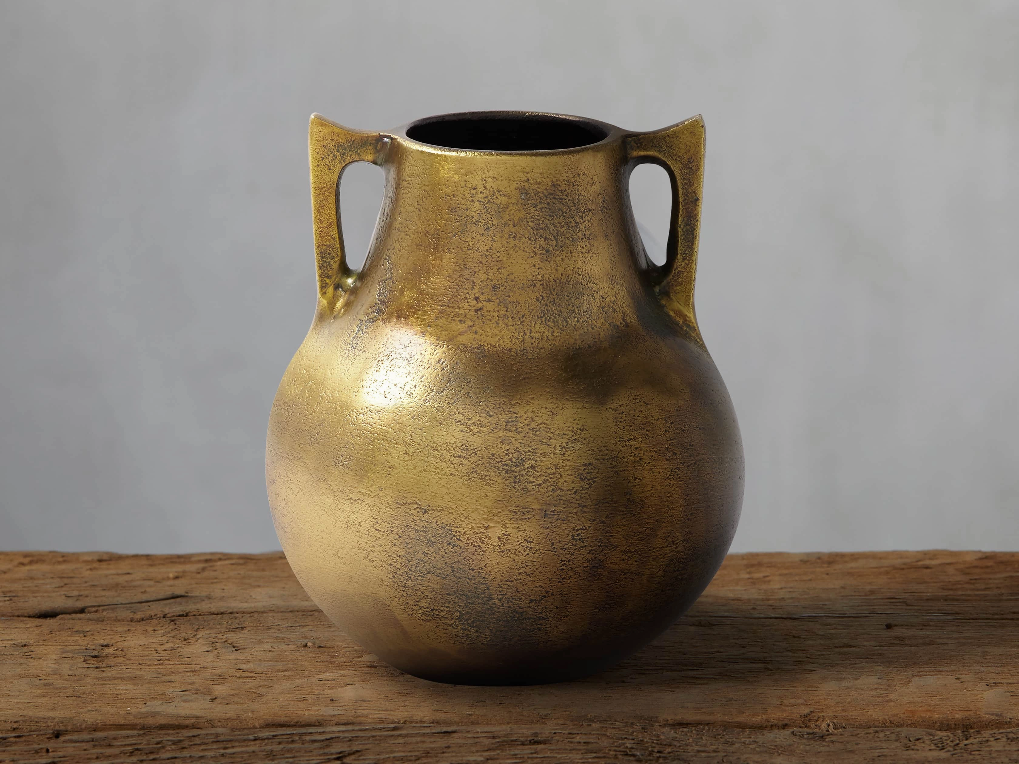 Taddeo Low Pot