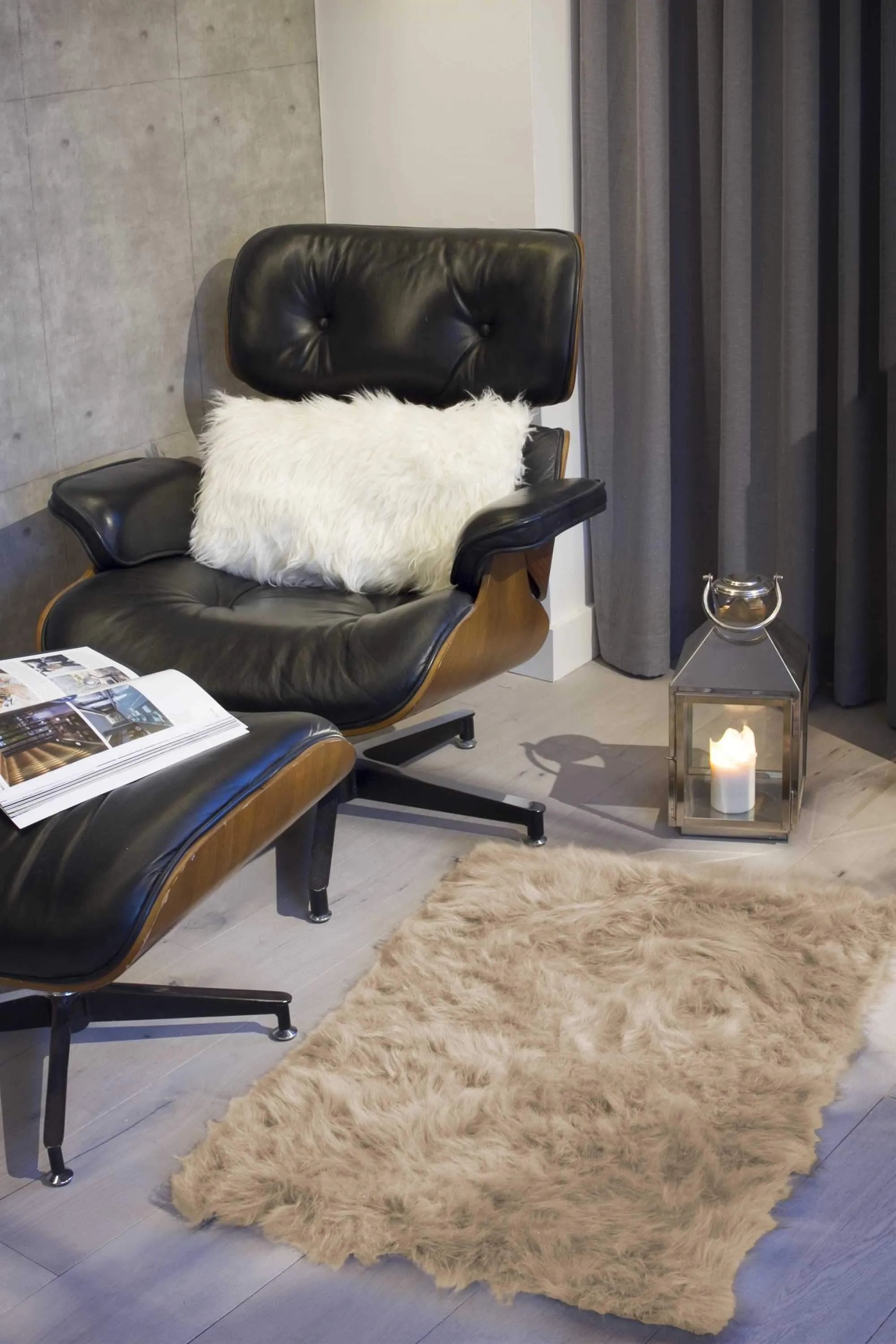 Tan Faux Fur Accent Rug 2'x3'