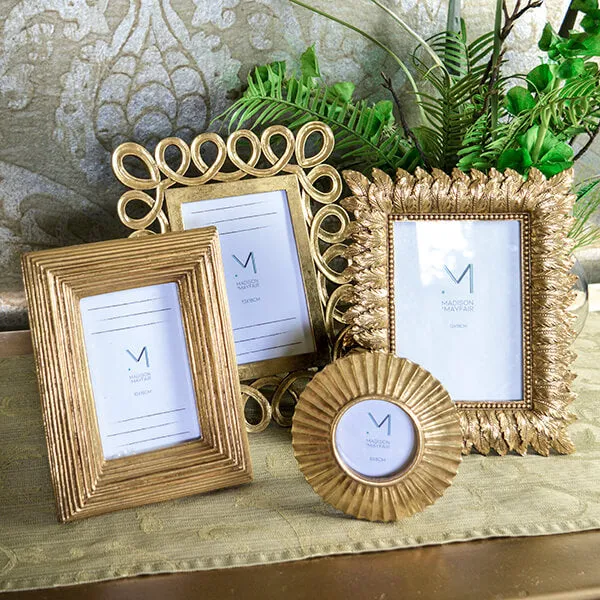 Vintage style 4x6" Gold Detailed Photo Frame