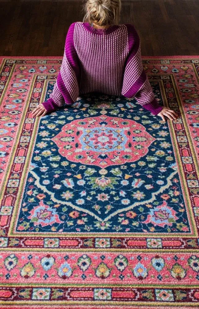 Zanza Cardinal Rug Collection