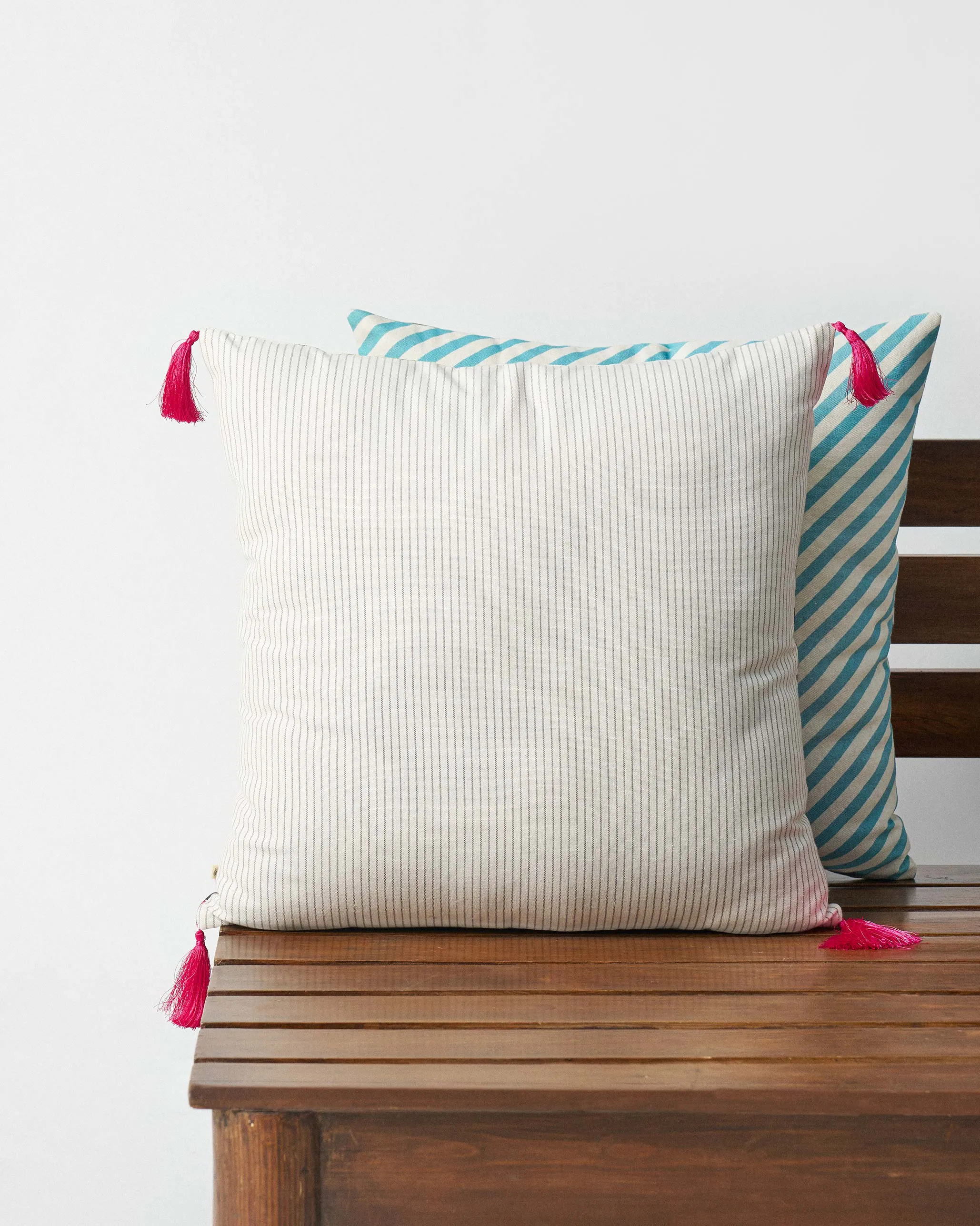Zeal Party Cushion Cover